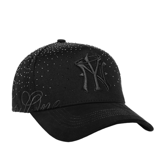 31 Hats - FOREVER BLACK